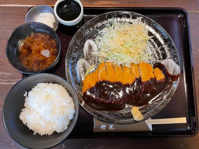 燈花の味噌かつ定食