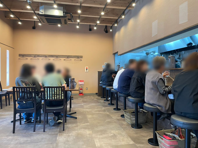 麺屋やま昇 関店の店内