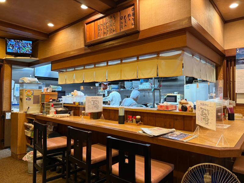 麺処 更科の店内