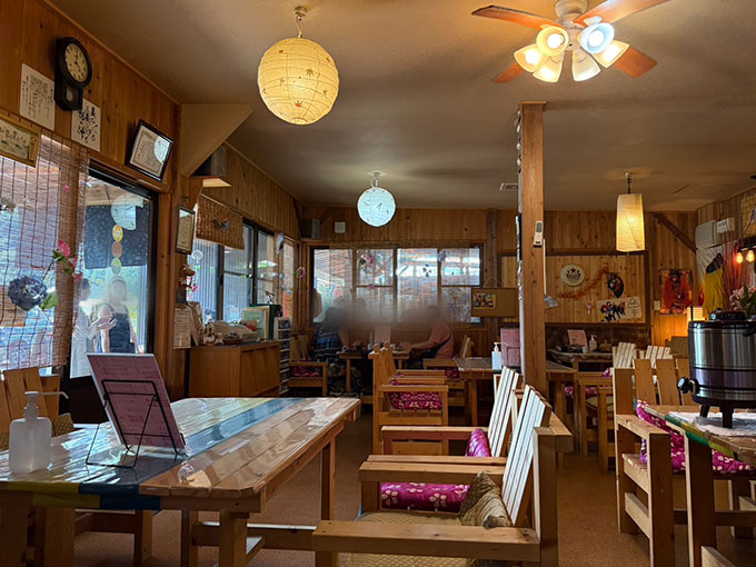 季節料理 鍋酒房 季の箱の店内