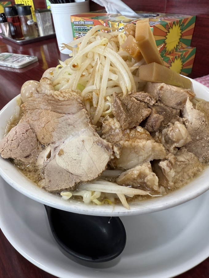 継承 あっ晴れ 関店のらーめん全部のせ