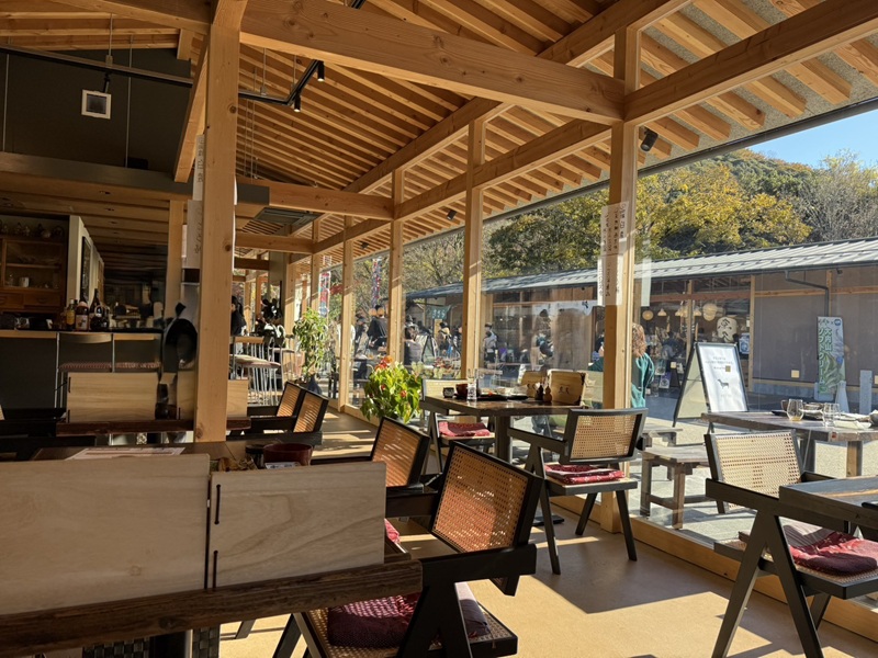 城下町カフェ 魚久の店内